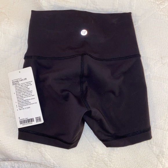 NWT Lululemon Bike Shorts - Picture 2 of 4